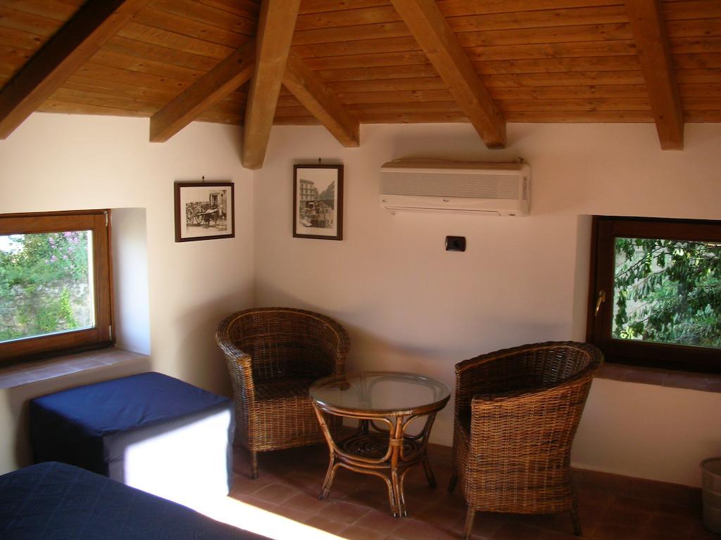 Guest House Pedamentina Наполи Стая снимка